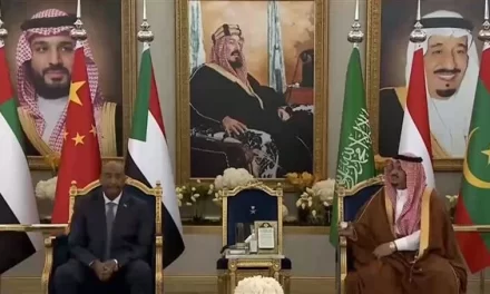 وصل عبدالفتاح البرهان الى الرياض للمشاركة في القمة العربية الصينية