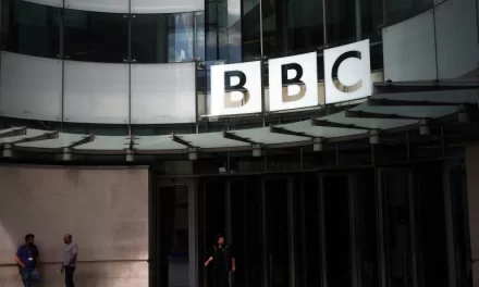 لن نسمع “هنا لندن” بعد الآن…. “بي بي سي” (BBC) تتوقف عن البث اليوم