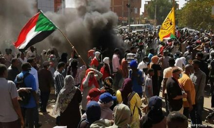 أطباء السودان : إصابات متفاوتة لمتظاهرين بالخرطوم