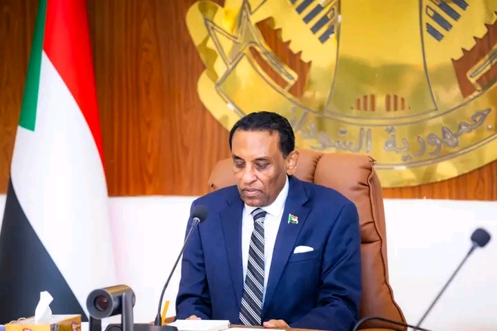 كامل إدريس يعفي لجنة تسيير الهلال الأحمر السوداني ويشكل أخرى