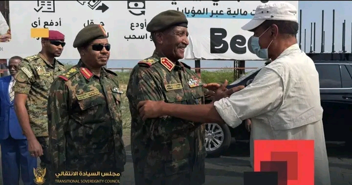 البرهان يستقبل أسياس أفورقي في زيارة رسمية للبلاد