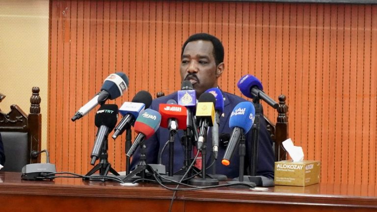 وزارة الموارد البشرية والرعاية الإجتماعية تؤكد الانتقال من مرحلة الطوارئ إلى التعافي والتنمية المستدامة