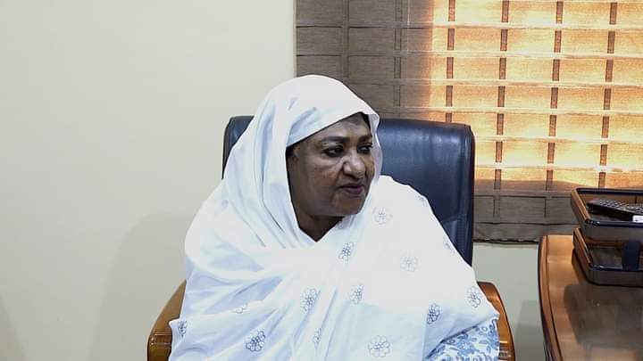 الصناعة تدعو المواطنين والمستوردين لاستخدام منصة (بلدنا) في طلبات الاستيراد