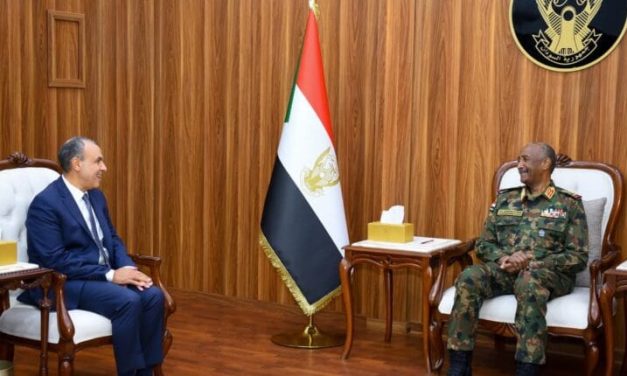 تفاصيل لقاء رئيس مجلس السيادة الانتقالي مع وزير الخارجية المصري اليوم في بورتسودان