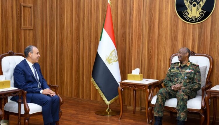 تفاصيل لقاء رئيس مجلس السيادة الانتقالي مع وزير الخارجية المصري اليوم في بورتسودان