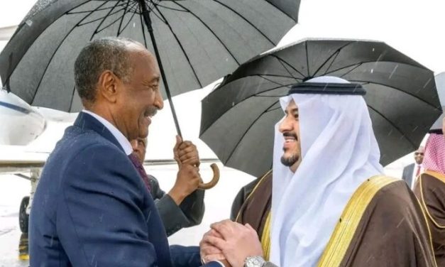 البرهان يصل الرياض…