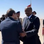 البرهان يتوجه إلى القاهرة لبحث تسوية الأزمة السودانية