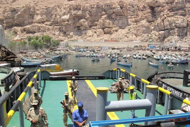 مجلس القيادة الرئاسي اليمني يطالب القوات الإماراتية بالمغادرة ويعلن حالة الطوارئ