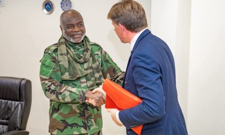 جبريل يجري مباحثات سودانية بريطانية