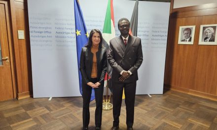 مناوي يهاجم الإمارات في برلين ويحدد شروط الهدنة