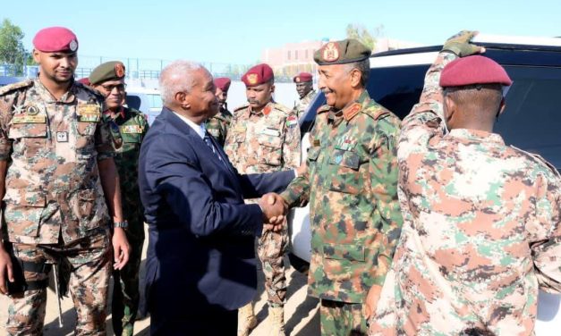 البرهان يفتتح مركز الفريق أول شرطة خالد حسان محيي الدين لاستخراج الوثائق الثبوتية