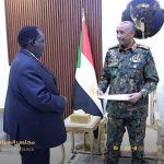 البرهان يتسلم رسالة خطية من سلفاكير