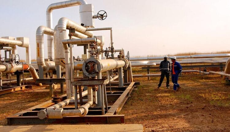 الصين تبحث إنهاء تعاونها مع السودان في قطاع النفط…