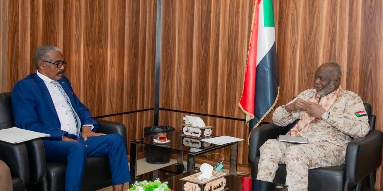 جبريل إبراهيم يوجه بإعادة هيكلة العمل البيئي والاستفادة من الخبرات الوطنية المهاجرة