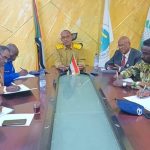 الخرطوم تحذر المواطنين من حرق النفايات خشية “مخلفات الحرب” وتتعهد بتنظيم سوق الأسماك