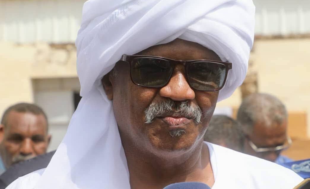 والي القضارف يأمر بتجهيز المعسكرات ورفع الجاهزية القتالية لتأمين الحدود الشرقية