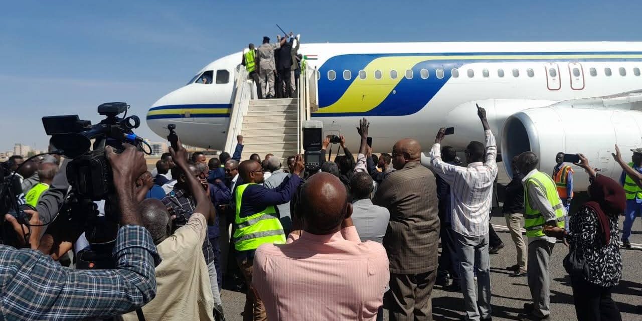 بشرى التعافي.. مطار العاصمة يستقبل أولى رحلات بورتسودان الجوية