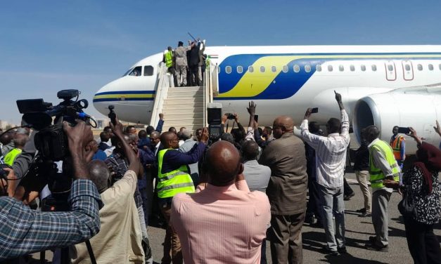 بشرى التعافي.. مطار العاصمة يستقبل أولى رحلات بورتسودان الجوية