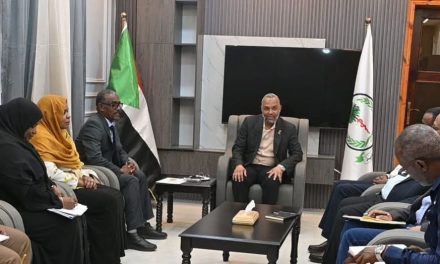 وزارة الصحة تعقد إجتماع تنسيقي مع المجلس الأعلى للبيئة…