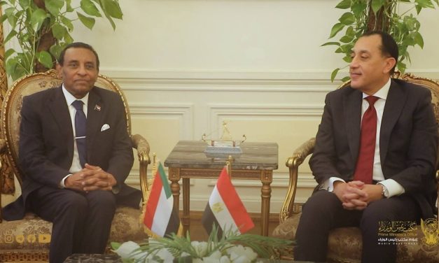 رئيس الوزراء يعقد جلسة مباحثات مع نظيره المصري…