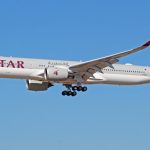 الدفاع القطرية تعلن اعتراض صواريخ استهدفت البلاد… وتعلق الملاحة الجوية