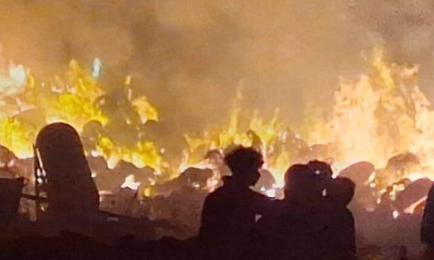 رحيل جديد… حريق يلتهم مخيم للنازحين السودانيين وموجة أخرى للنزوح…