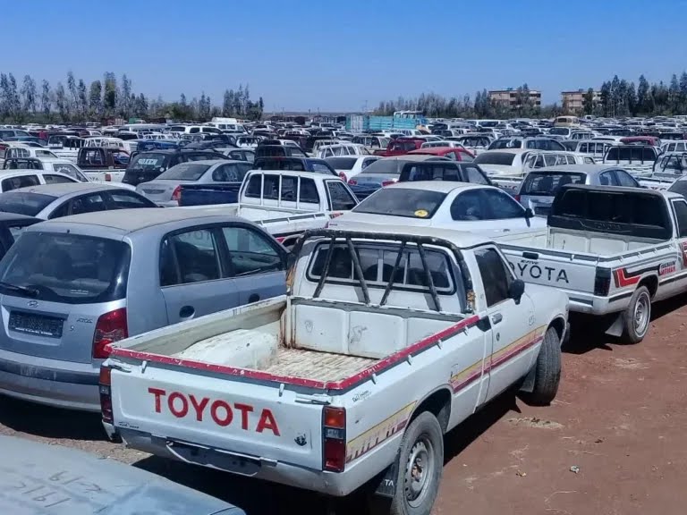 ضربة لمافيا النهب.. السفارة السودانية في أوغندا تسترد سيارات المواطنين المحتجزة