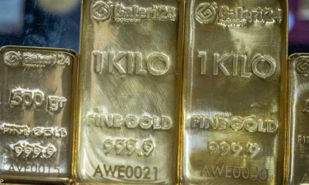 الذهب يهوي لأدنى مستوى في 4 أشهر.. كيف عصفت التوترات العالمية بالمعدن الأصفر؟…