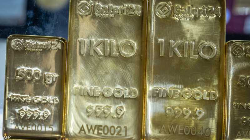 الذهب يهوي لأدنى مستوى في 4 أشهر.. كيف عصفت التوترات العالمية بالمعدن الأصفر؟…