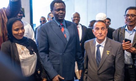 مناوي يصل سويسرا ويبدأ جولة لقاءات مع برلمانيين ومنظمات دولية…