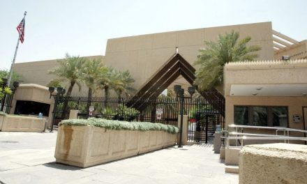 الدفاع السعودية: استهداف السفارة الأمريكية بالرياض بمسيرتين