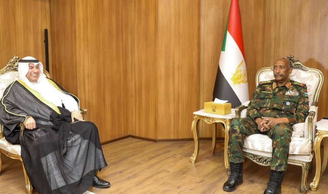 رئيس مجلس السيادة يستقبل السفير الكويتي ويبحث تعزيز التعاون الثنائي