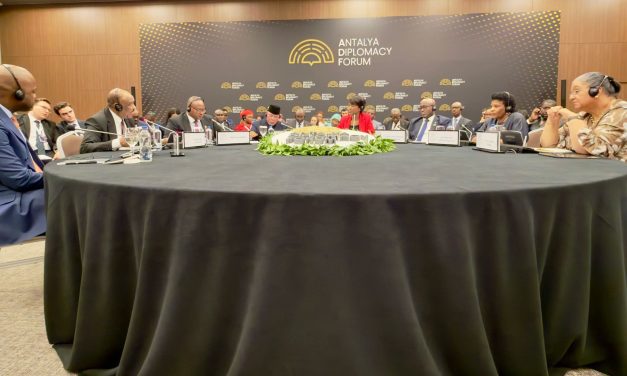 وزير الخارجية السوداني من أنطاليا: الأطماع الخارجية في ثروات السودان هي المحرك الرئيس للحرب…