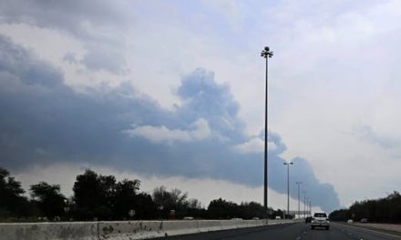 مسيرات إيرانية تؤدي الي اندلاع حريق ضخم في مطار الكويت الدولي …